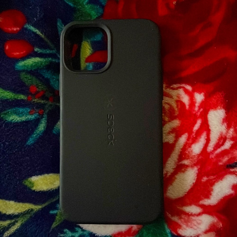 BLACK IPHONE 12 CASE